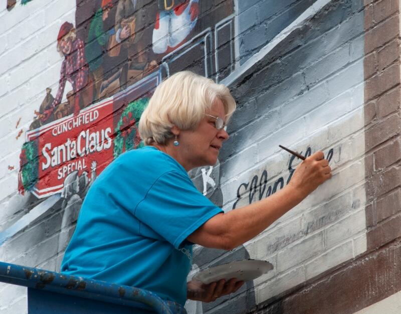 Ellen signing Kingsport Ellen Elmes