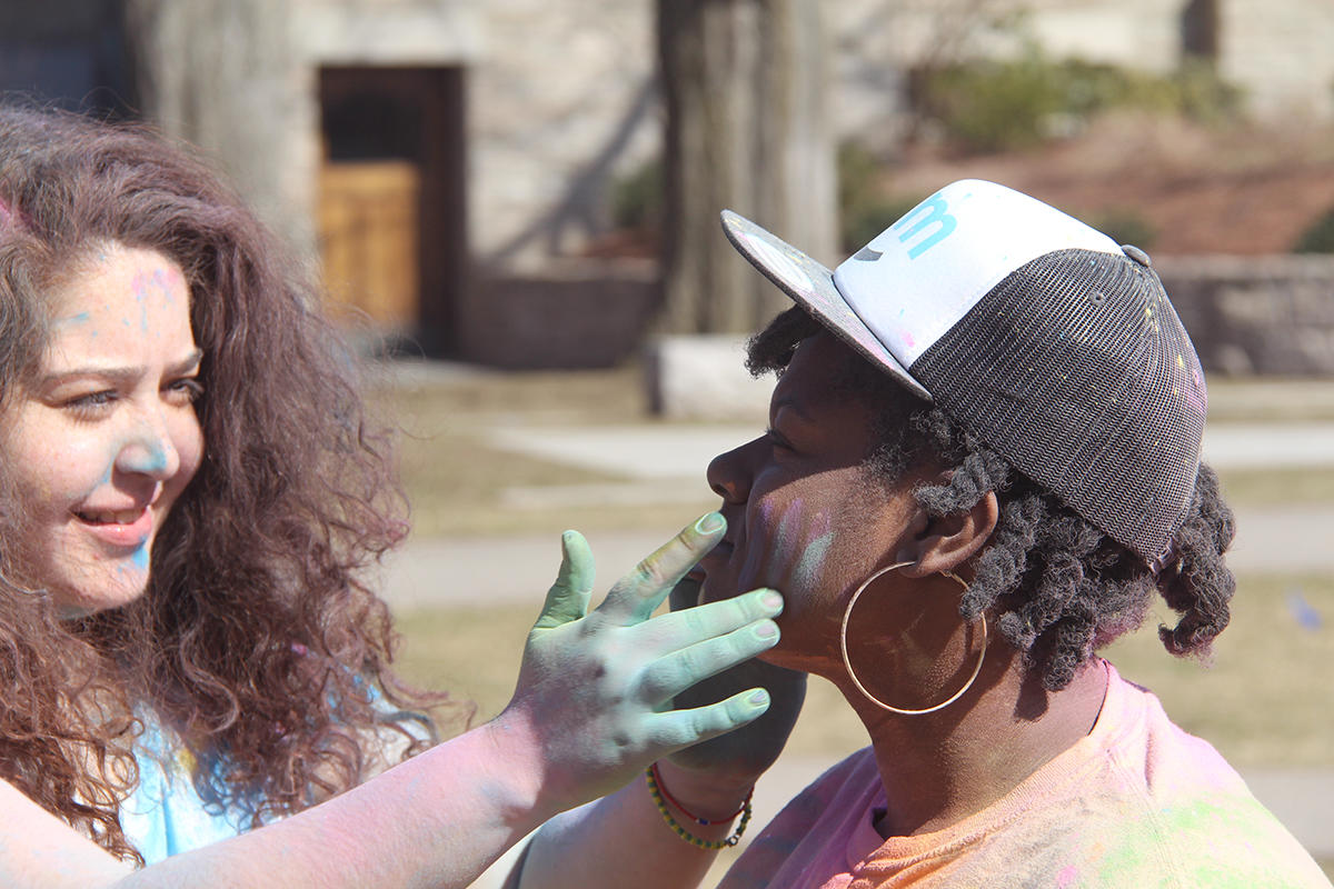 holi2.jpg