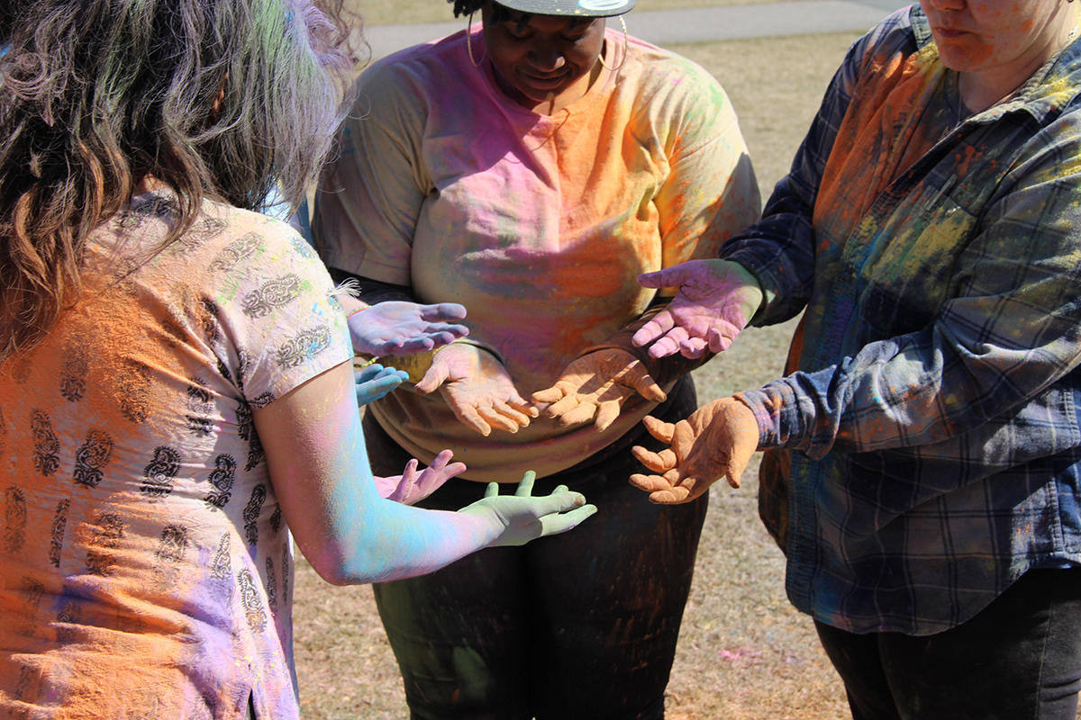 holi3.jpg