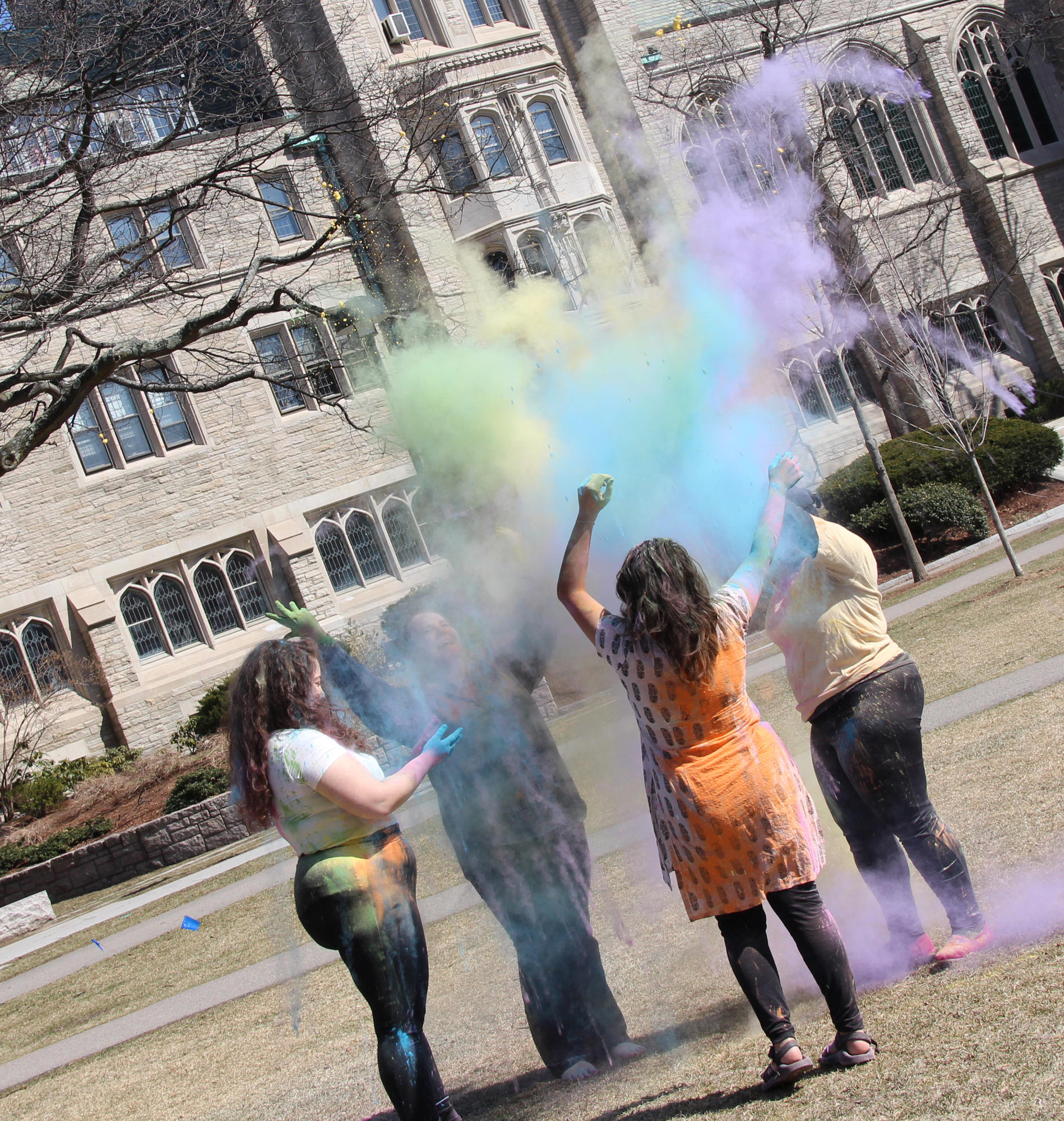 holi_1.jpg