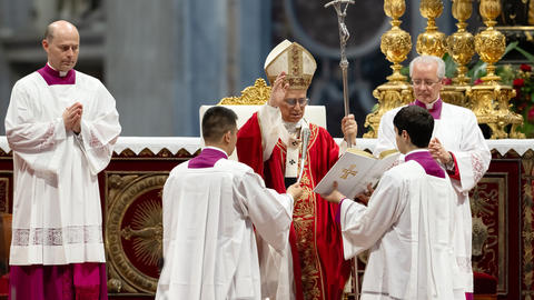 Pope Leo administering mass