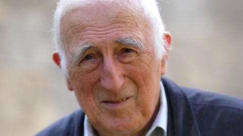 1637743-jean-vanier-vu-ici-2014.jpg
