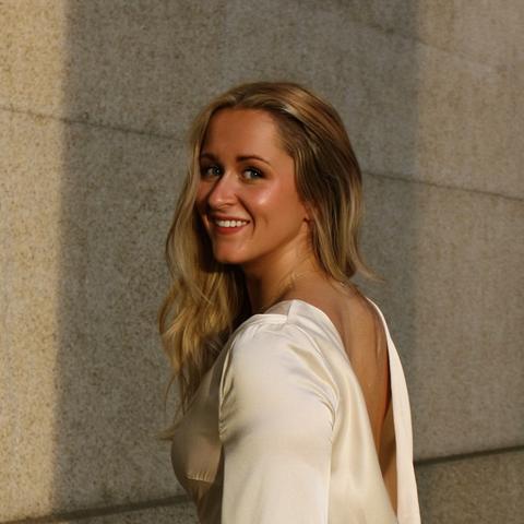 Kat Woodard headshot