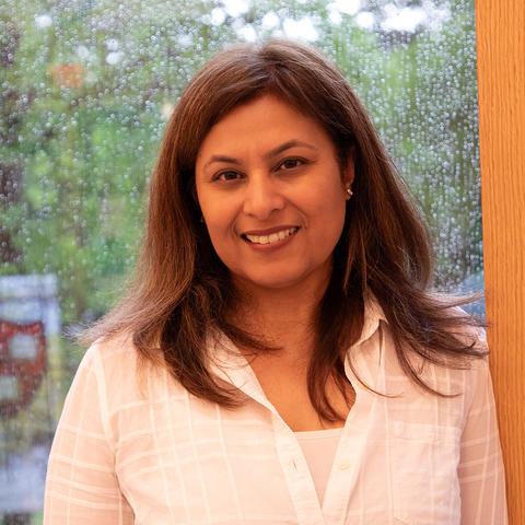 Manisha Agarwal Headshot